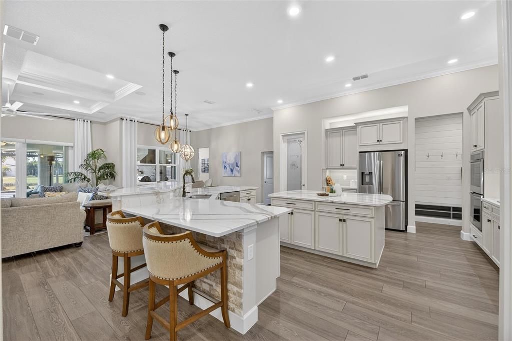 En Venta: $2,195,000 (5 camas, 4 baños, 3985 Pies cuadrados)