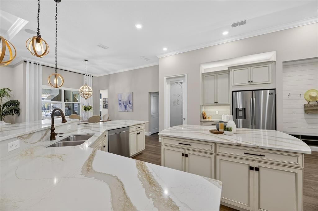 En Venta: $2,195,000 (5 camas, 4 baños, 3985 Pies cuadrados)