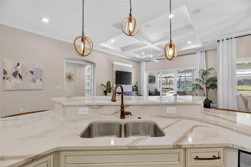 En Venta: $2,195,000 (5 camas, 4 baños, 3985 Pies cuadrados)