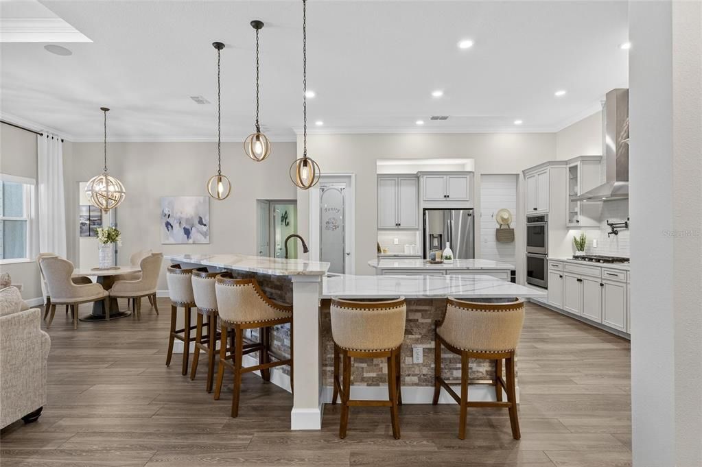 En Venta: $2,195,000 (5 camas, 4 baños, 3985 Pies cuadrados)