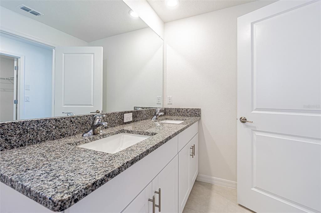 В аренду: $1,925 (2 спален, 2 ванн, 1541 Квадратных фут)