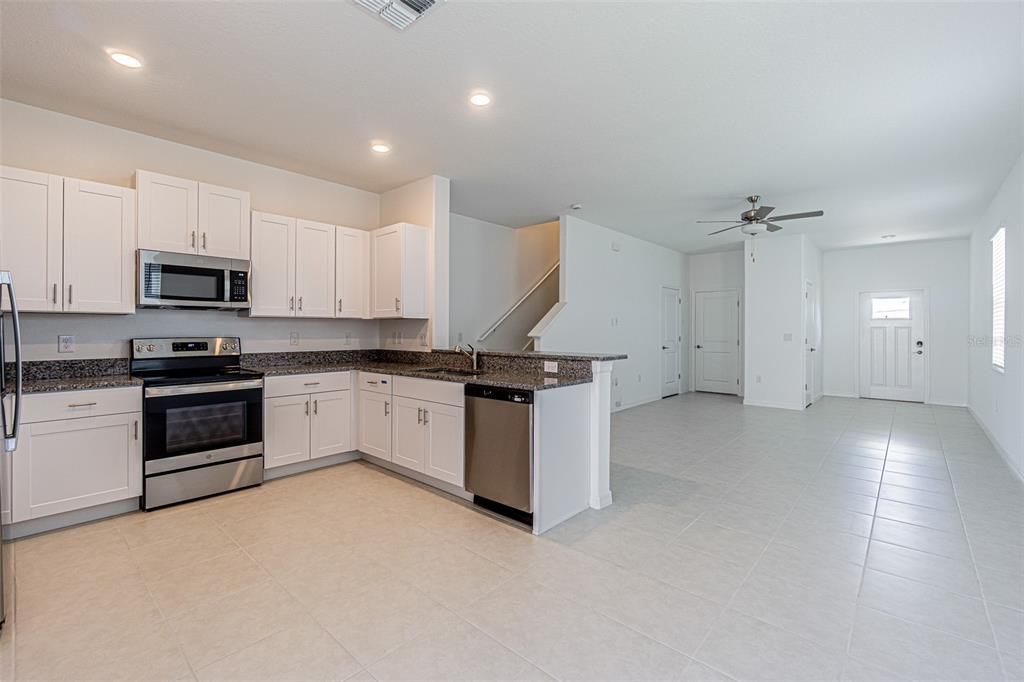 В аренду: $1,925 (2 спален, 2 ванн, 1541 Квадратных фут)