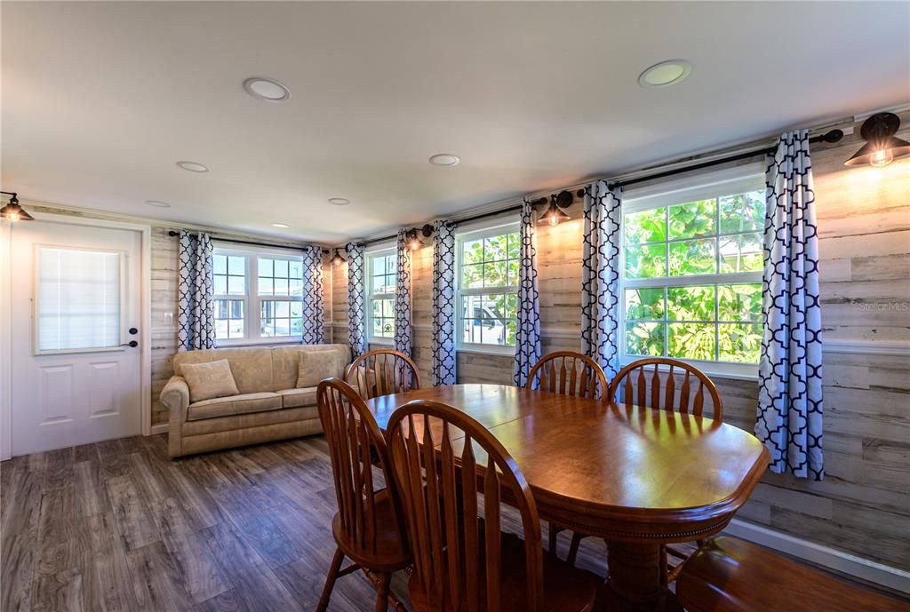 En Venta: $145,000 (2 camas, 2 baños, 1036 Pies cuadrados)