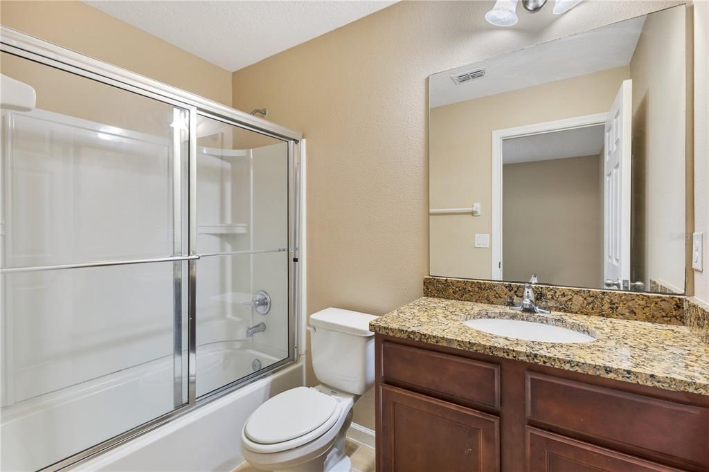 For Sale: $256,900 (2 beds, 2 baths, 1076 Square Feet)