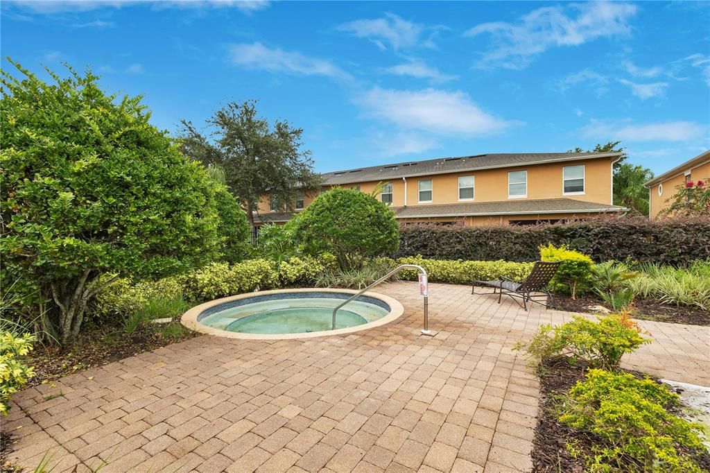 For Sale: $256,900 (2 beds, 2 baths, 1076 Square Feet)