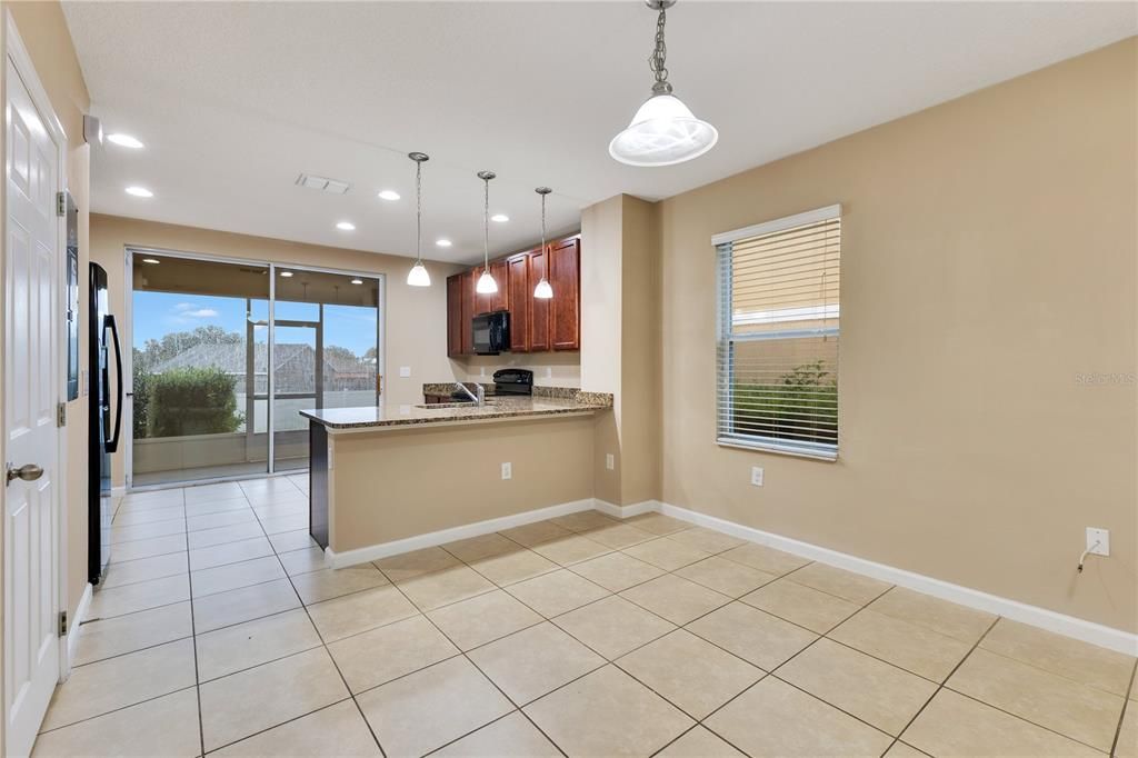 For Sale: $256,900 (2 beds, 2 baths, 1076 Square Feet)