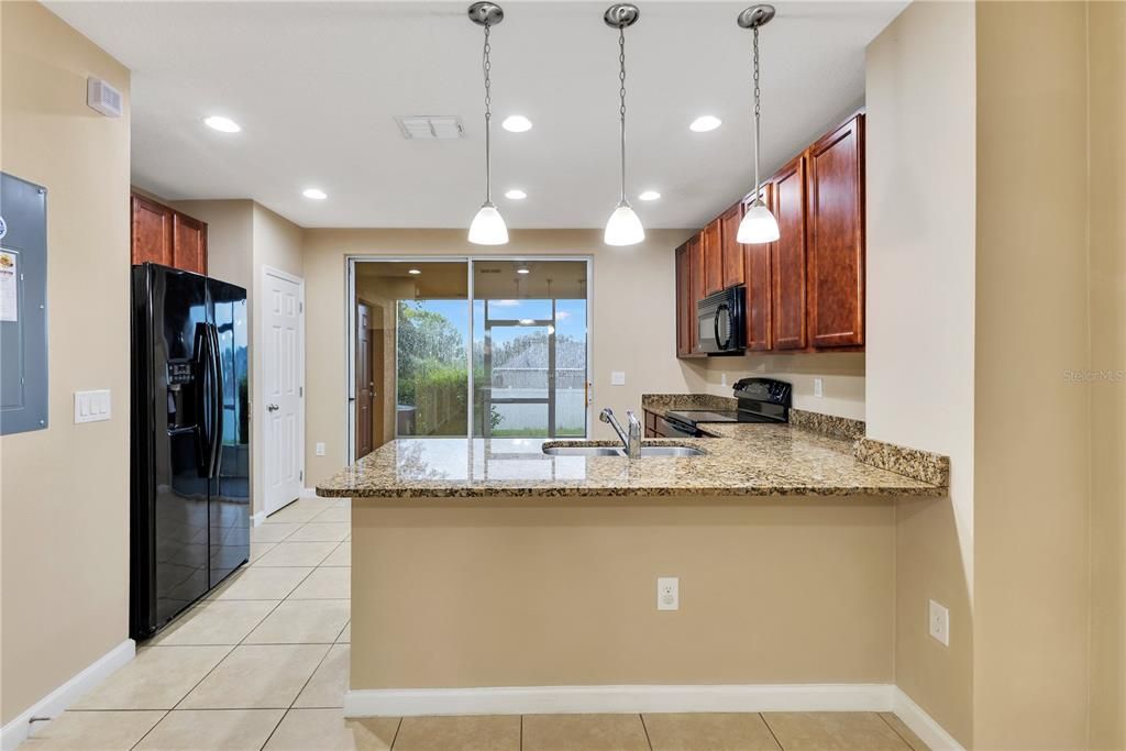 For Sale: $256,900 (2 beds, 2 baths, 1076 Square Feet)