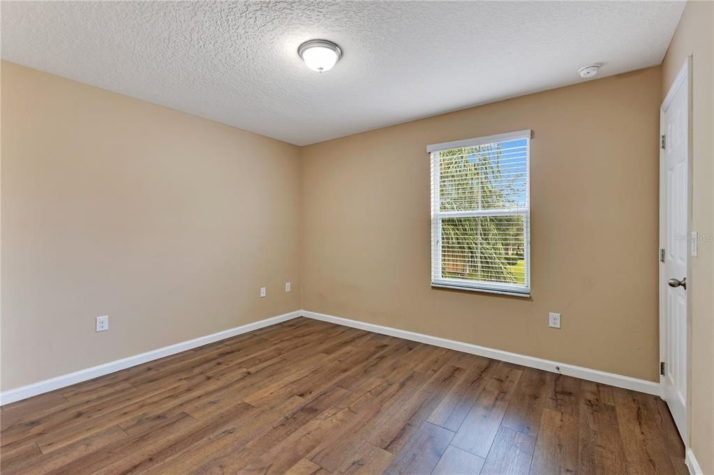 For Sale: $256,900 (2 beds, 2 baths, 1076 Square Feet)
