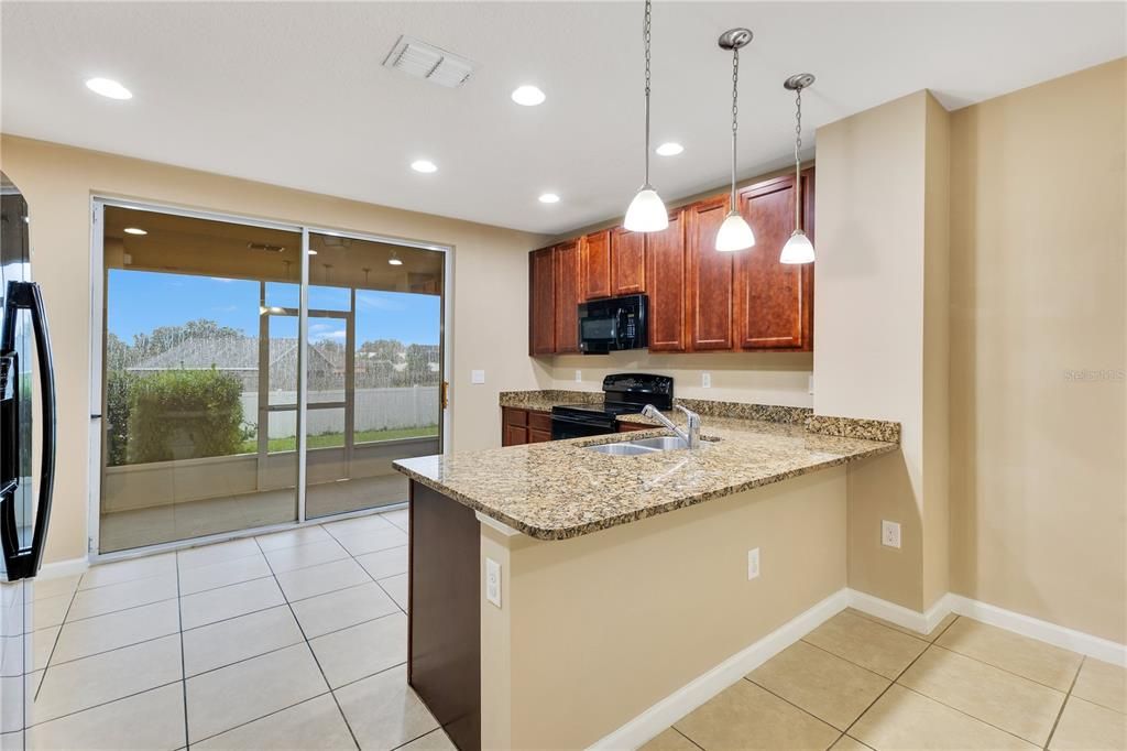 For Sale: $256,900 (2 beds, 2 baths, 1076 Square Feet)