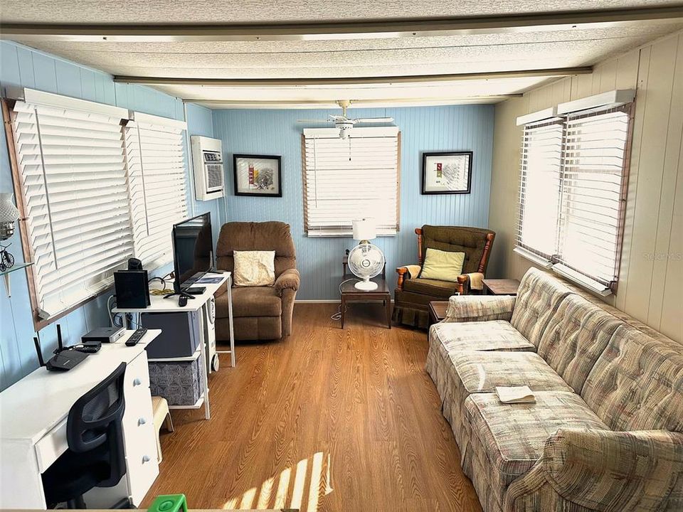 En Venta: $43,500 (2 camas, 1 baños, 587 Pies cuadrados)