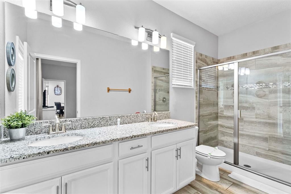 En Venta: $625,900 (5 camas, 5 baños, 3081 Pies cuadrados)