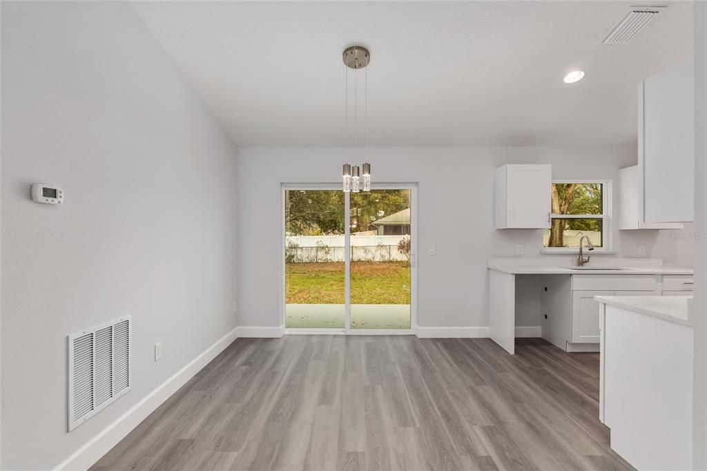 En Venta: $212,900 (3 camas, 2 baños, 1127 Pies cuadrados)