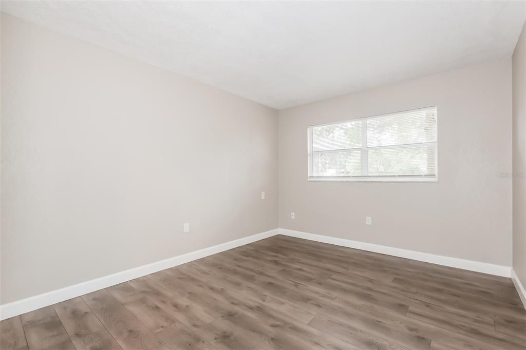 For Sale: $295,000 (4 beds, 2 baths, 1609 Square Feet)