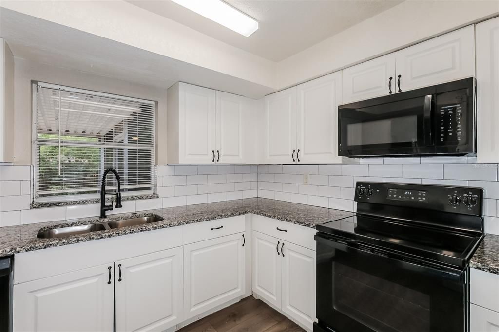 For Sale: $295,000 (4 beds, 2 baths, 1609 Square Feet)