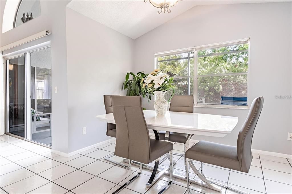 En Renta: $2,475 (3 camas, 2 baños, 1338 Pies cuadrados)