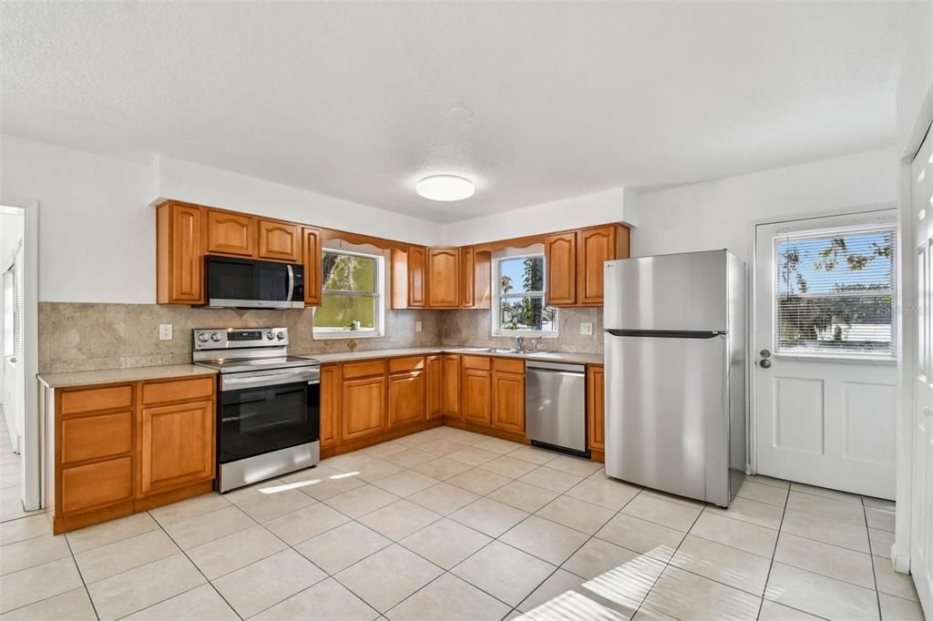 待售: $549,000 (3 贝兹, 2 浴室, 1566 平方英尺)