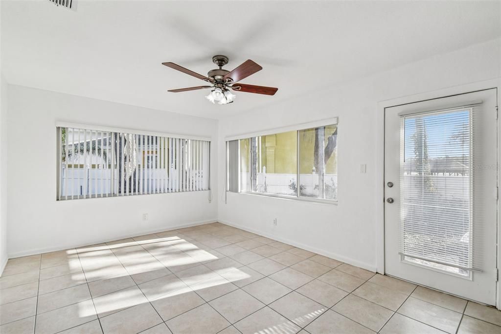 待售: $549,000 (3 贝兹, 2 浴室, 1566 平方英尺)