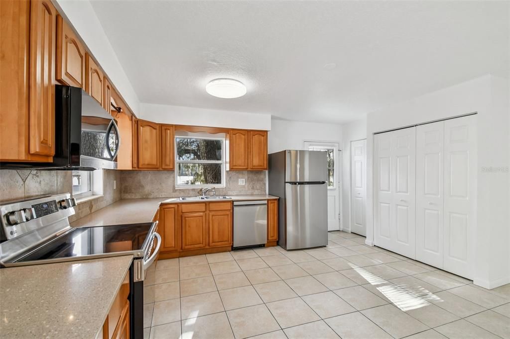 待售: $549,000 (3 贝兹, 2 浴室, 1566 平方英尺)