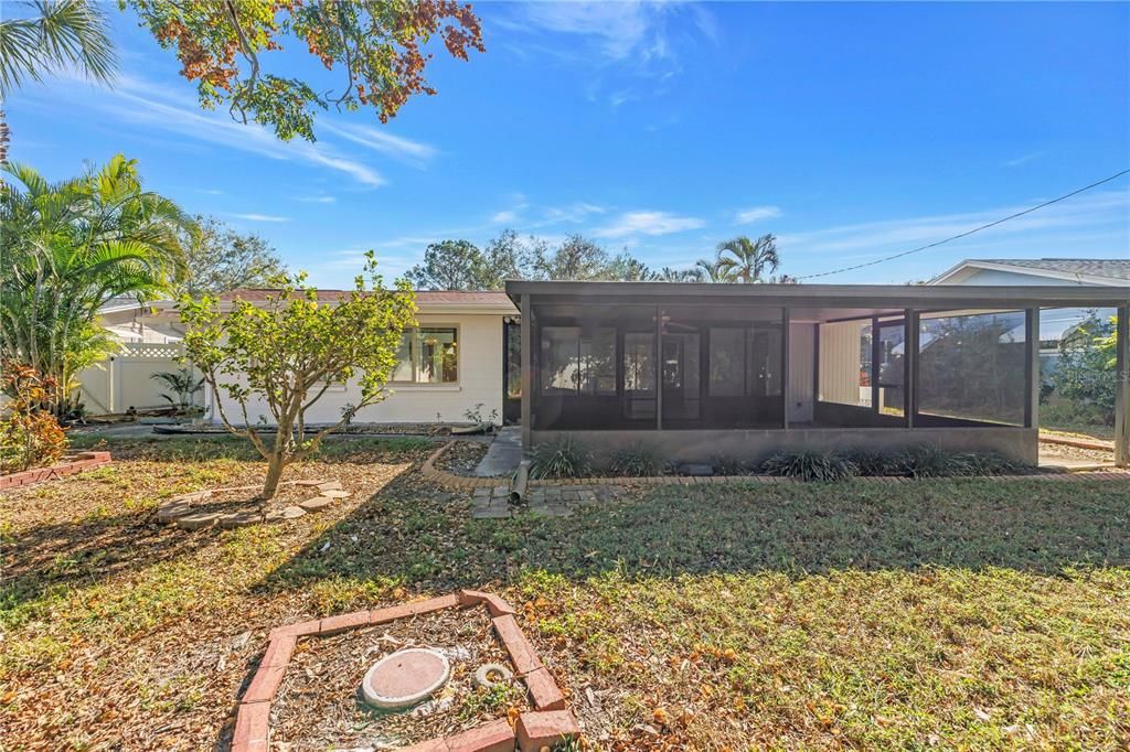 На продажу: $325,000 (2 спален, 2 ванн, 1270 Квадратных фут)