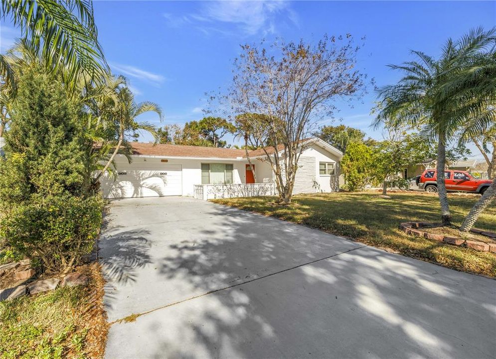 На продажу: $325,000 (2 спален, 2 ванн, 1270 Квадратных фут)