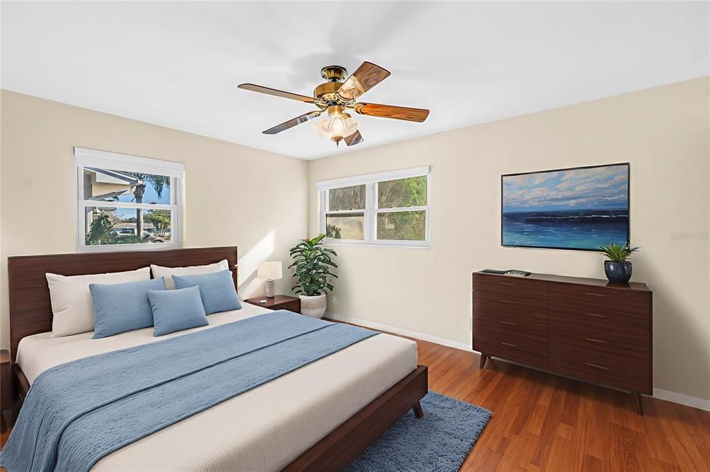 На продажу: $325,000 (2 спален, 2 ванн, 1270 Квадратных фут)