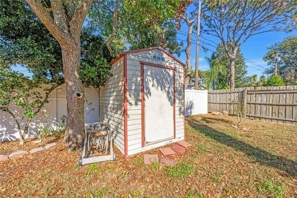 На продажу: $325,000 (2 спален, 2 ванн, 1270 Квадратных фут)