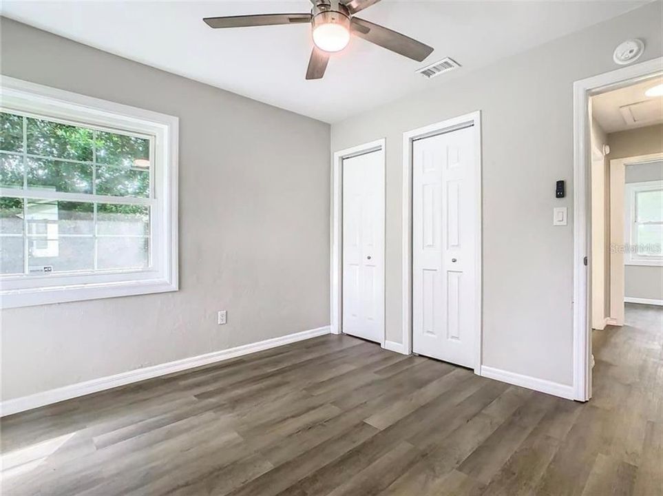 For Sale: $299,999 (3 beds, 1 baths, 1217 Square Feet)