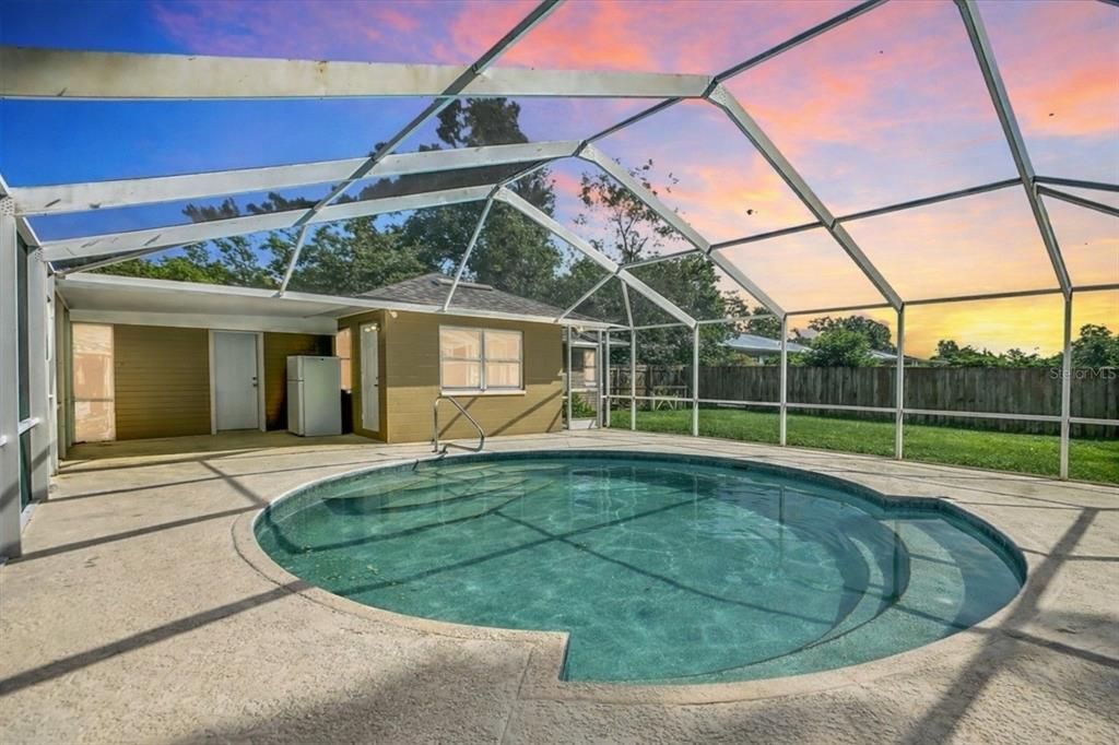 For Sale: $299,999 (3 beds, 1 baths, 1217 Square Feet)