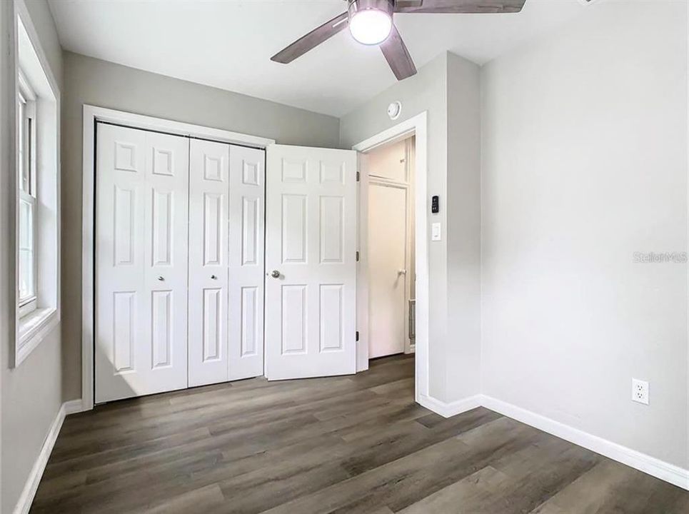 For Sale: $299,999 (3 beds, 1 baths, 1217 Square Feet)