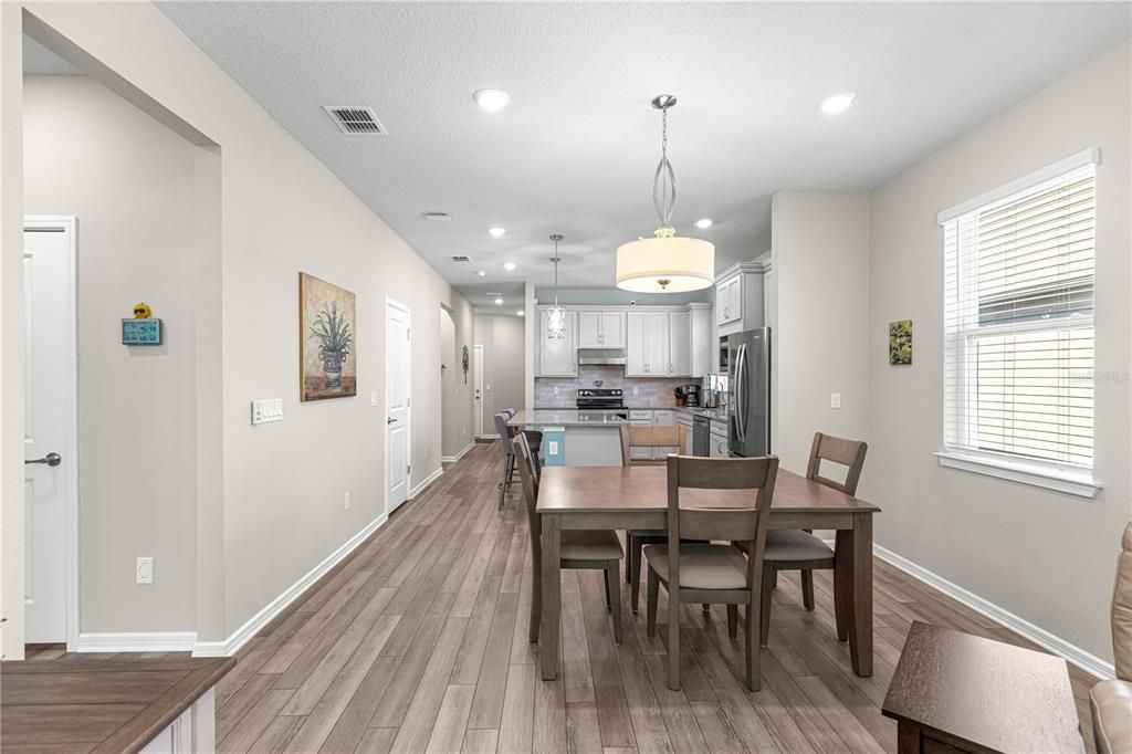 For Sale: $328,800 (2 beds, 2 baths, 1406 Square Feet)