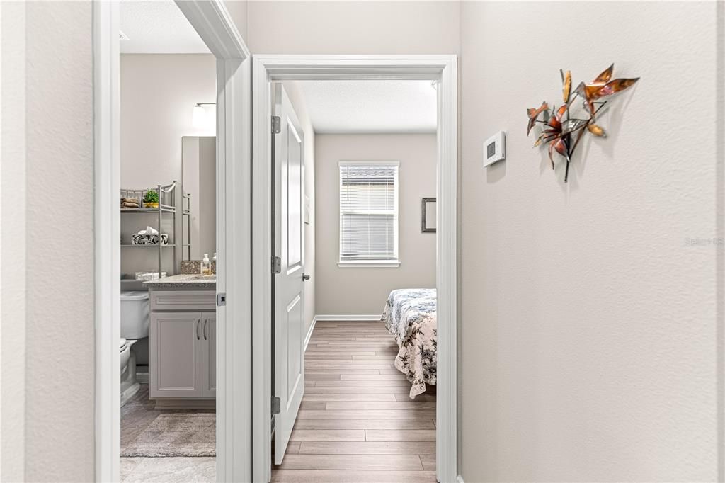 For Sale: $328,800 (2 beds, 2 baths, 1406 Square Feet)