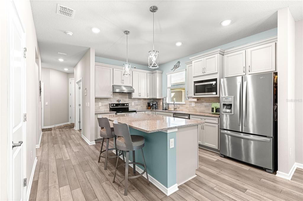 For Sale: $328,800 (2 beds, 2 baths, 1406 Square Feet)