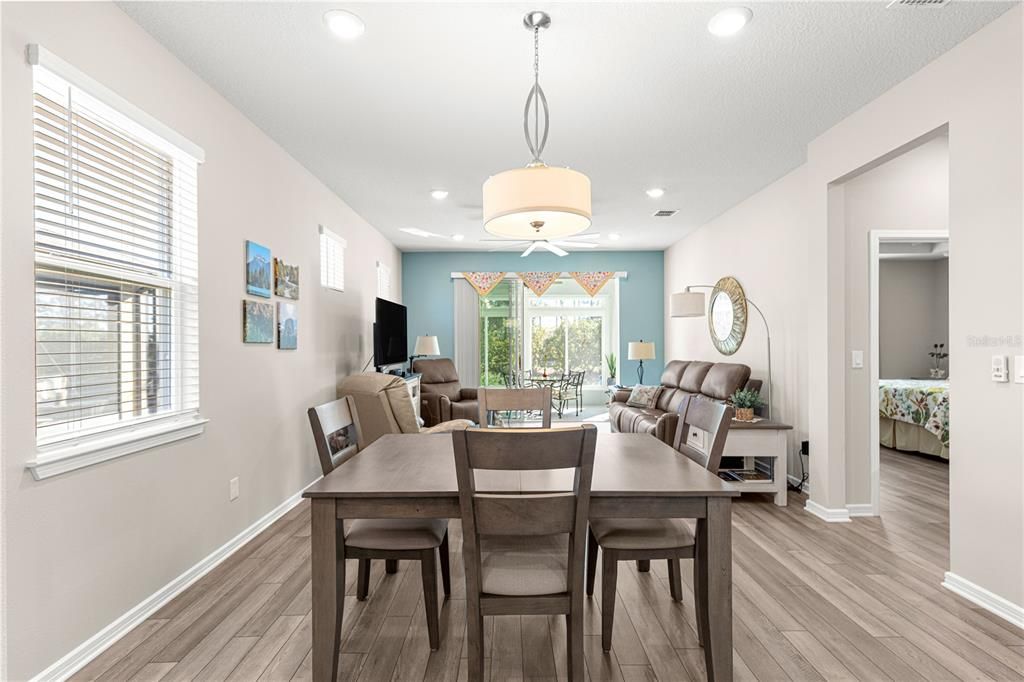 For Sale: $328,800 (2 beds, 2 baths, 1406 Square Feet)