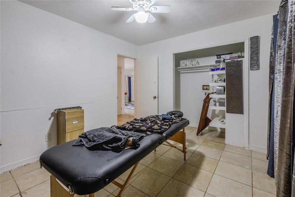 На продажу: $450,000 (4 спален, 2 ванн, 1652 Квадратных фут)