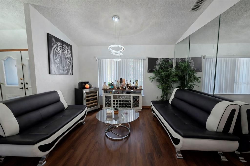 For Sale: $335,000 (3 beds, 2 baths, 1750 Square Feet)