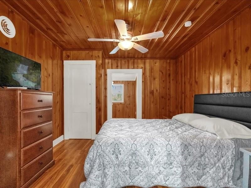 待售: $250,000 (2 贝兹, 1 浴室, 1024 平方英尺)