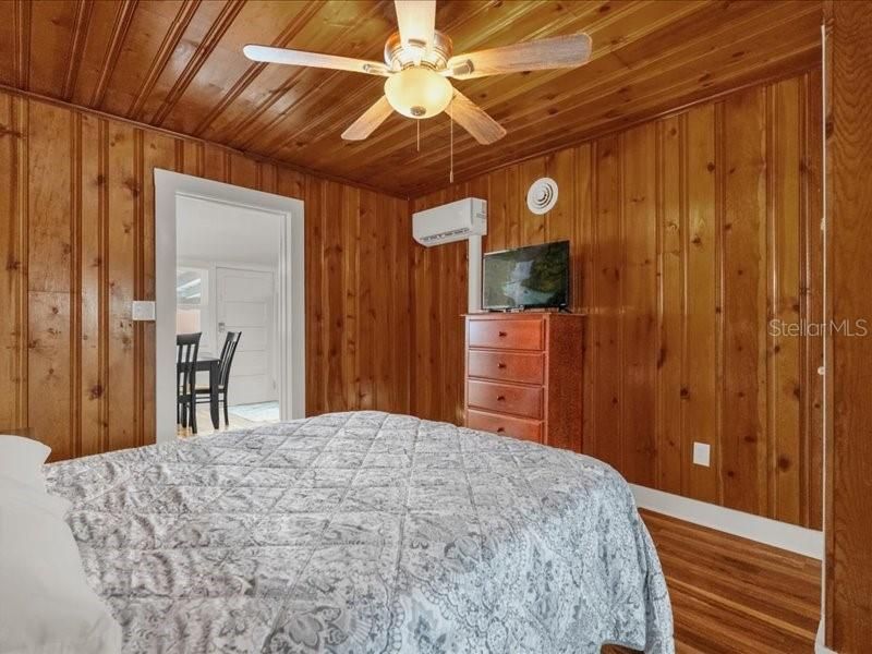 待售: $250,000 (2 贝兹, 1 浴室, 1024 平方英尺)