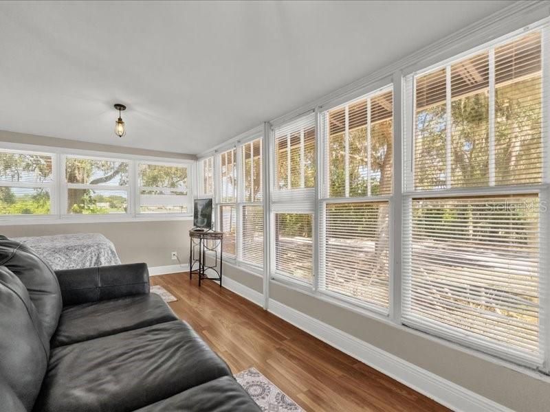 待售: $250,000 (2 贝兹, 1 浴室, 1024 平方英尺)