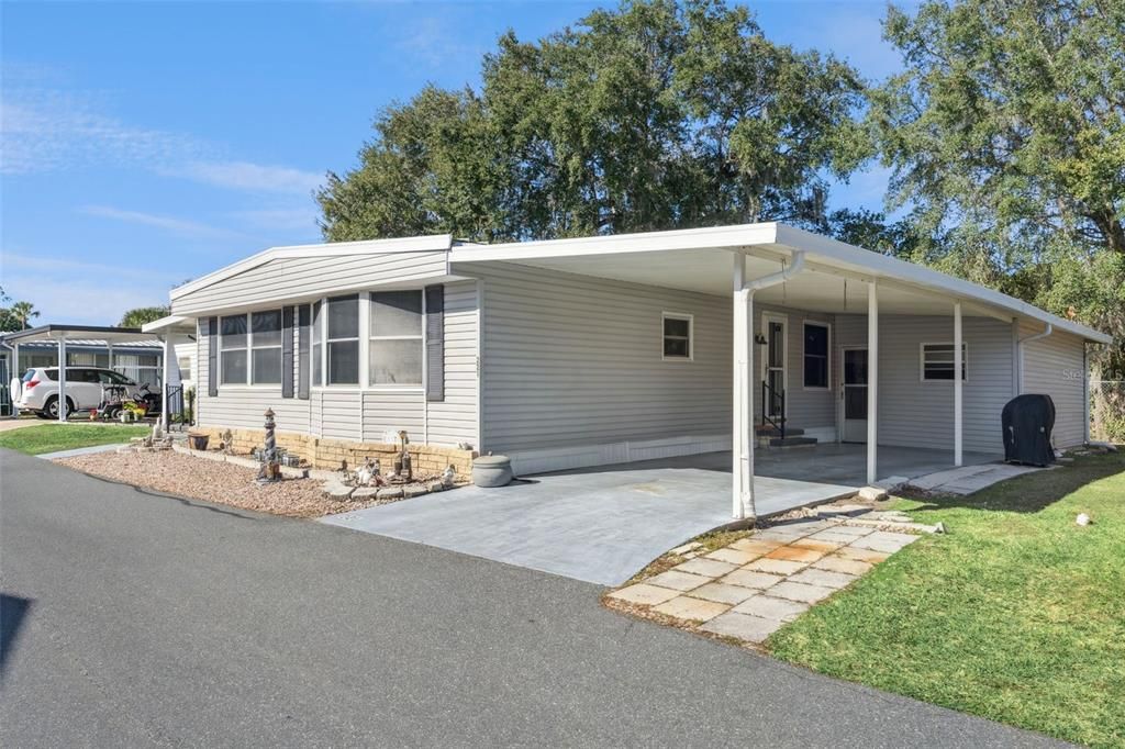 For Sale: $128,500 (2 beds, 2 baths, 1404 Square Feet)