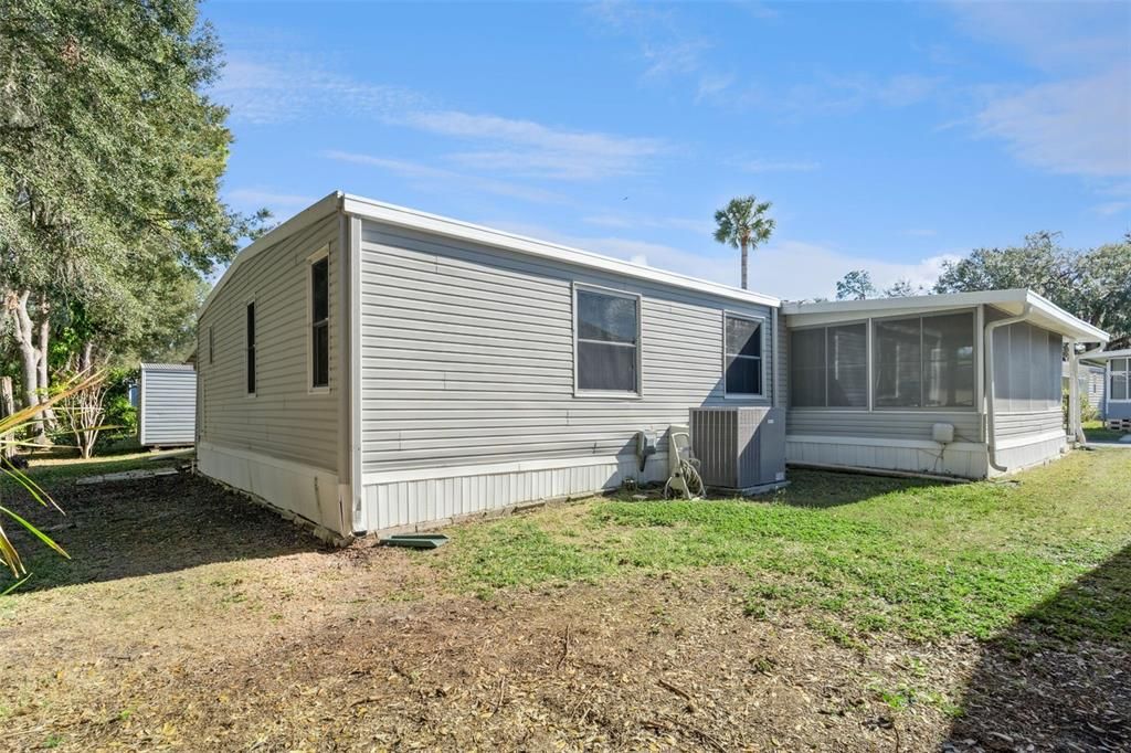 For Sale: $128,500 (2 beds, 2 baths, 1404 Square Feet)