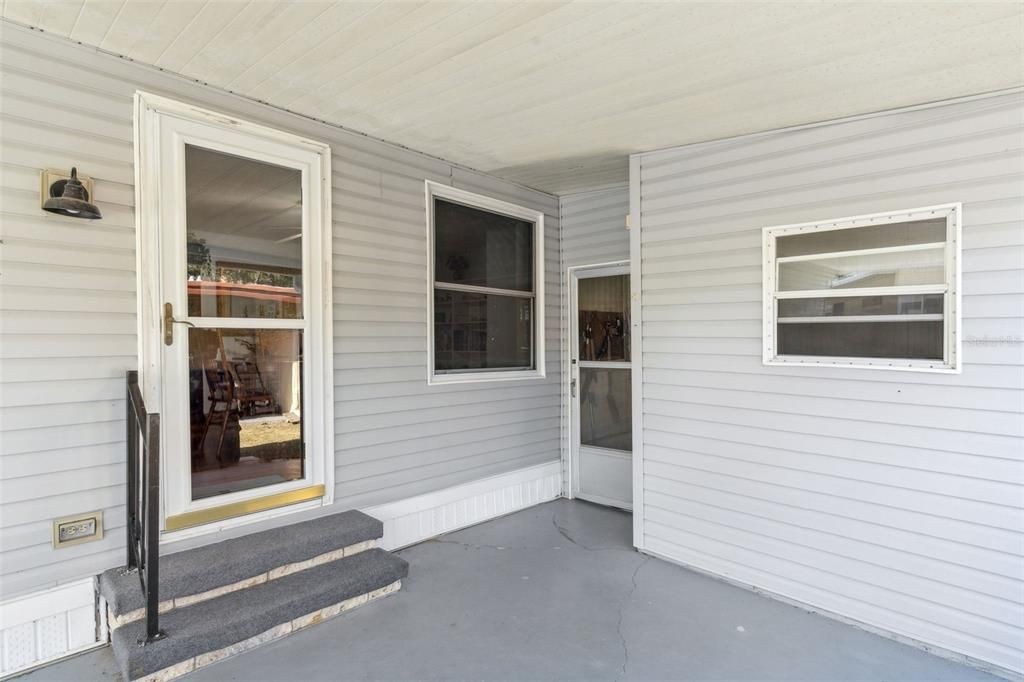 For Sale: $128,500 (2 beds, 2 baths, 1404 Square Feet)