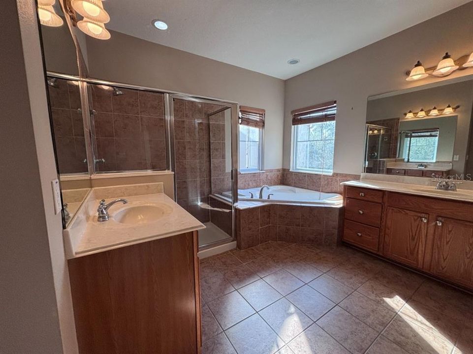 На продажу: $595,000 (4 спален, 3 ванн, 2667 Квадратных фут)