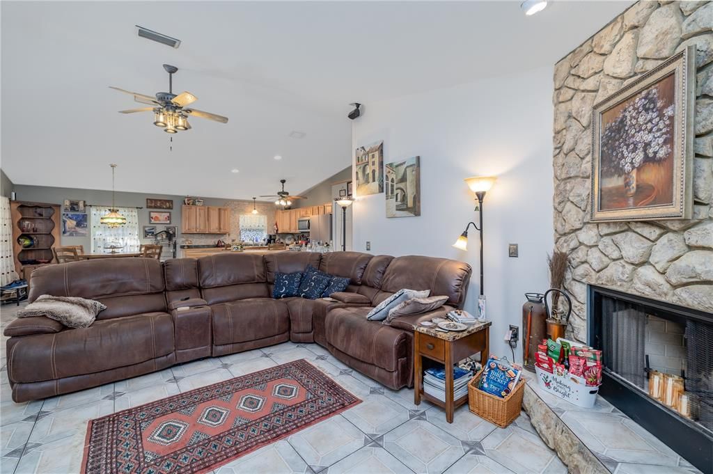 待售: $449,900 (3 贝兹, 2 浴室, 1612 平方英尺)