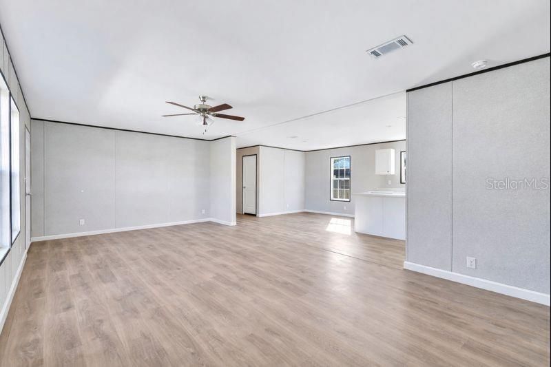 На продажу: $290,000 (3 спален, 2 ванн, 1494 Квадратных фут)