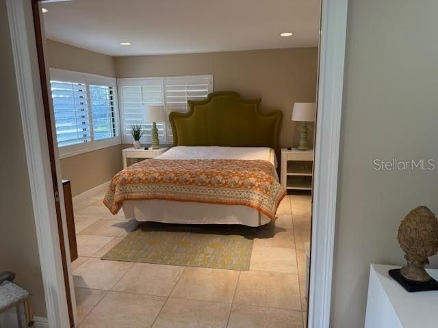 For Sale: $260,000 (3 beds, 3 baths, 1519 Square Feet)