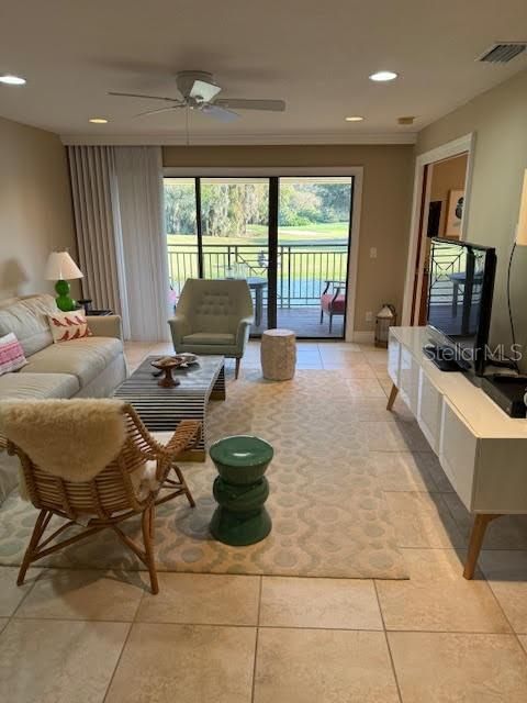 For Sale: $260,000 (3 beds, 3 baths, 1519 Square Feet)