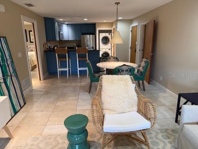 For Sale: $260,000 (3 beds, 3 baths, 1519 Square Feet)