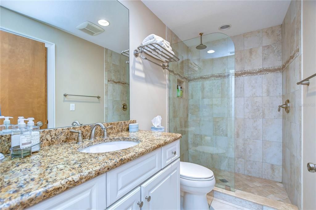 For Sale: $260,000 (3 beds, 3 baths, 1519 Square Feet)