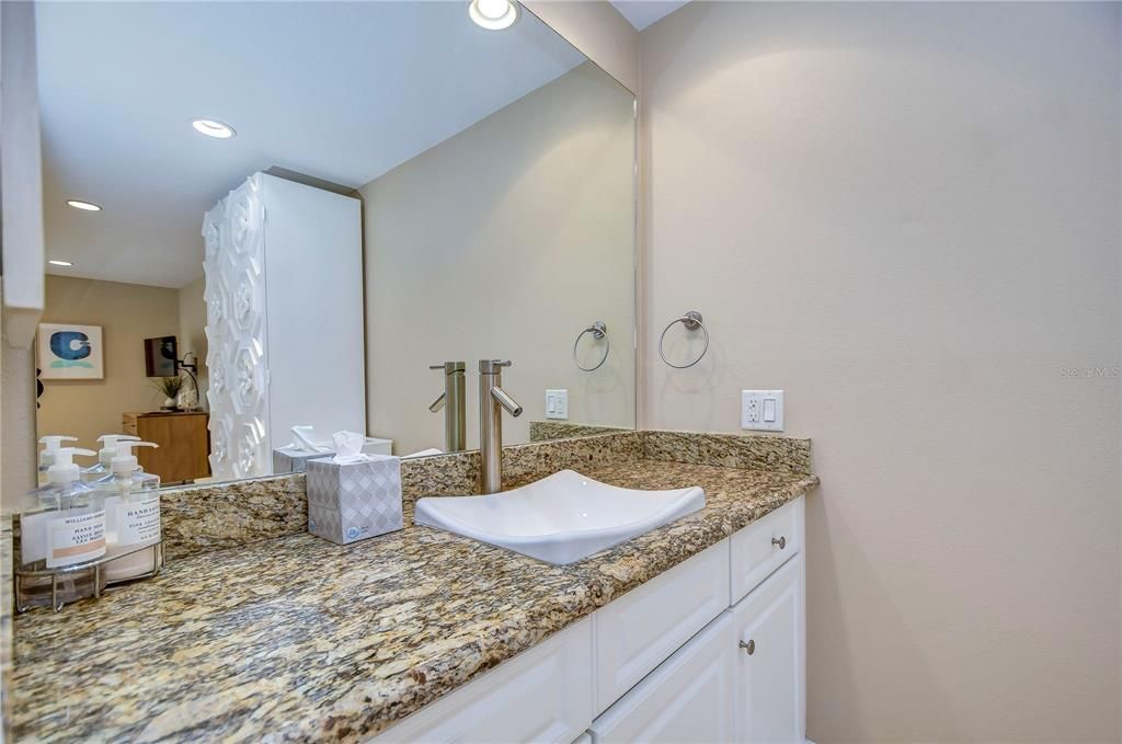 For Sale: $260,000 (3 beds, 3 baths, 1519 Square Feet)