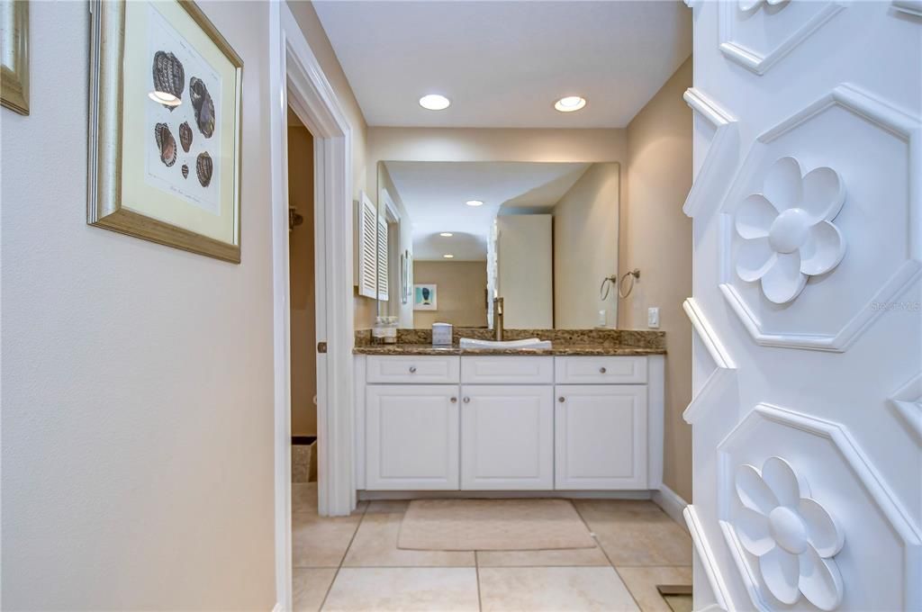 For Sale: $260,000 (3 beds, 3 baths, 1519 Square Feet)